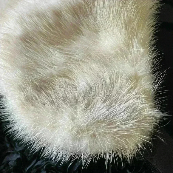 Vintage Embellished Black Blazer Cardigan with White Mink Detachable Fur Neck. - Picture 7 of 11